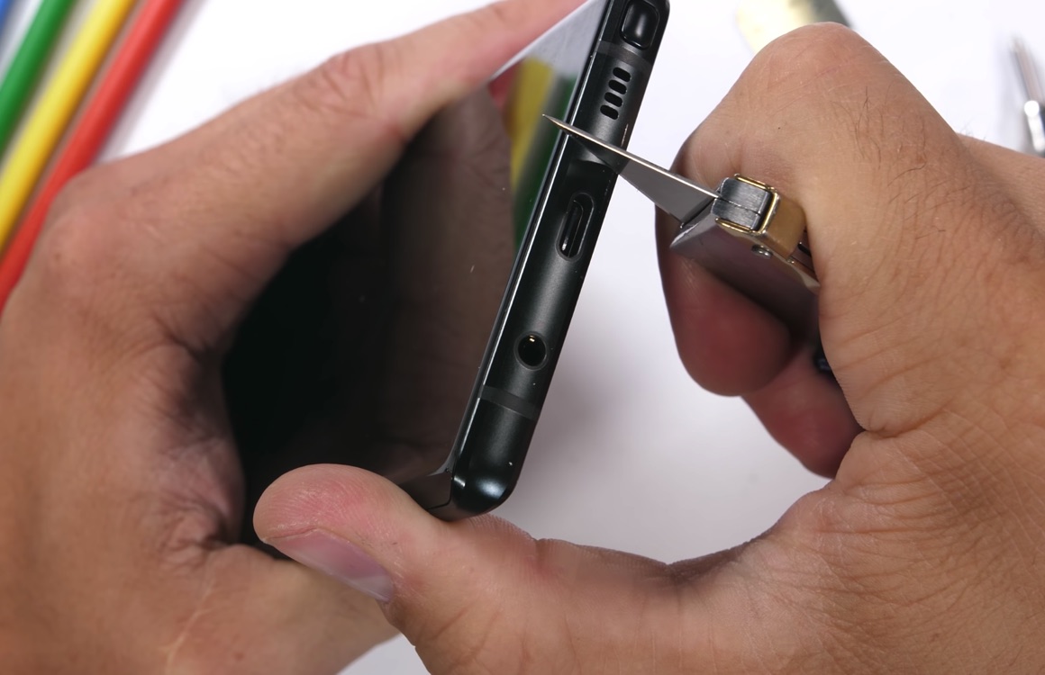 Video: Samsung Galaxy Note 9 is ontzettend stevig, op één onderdeel na