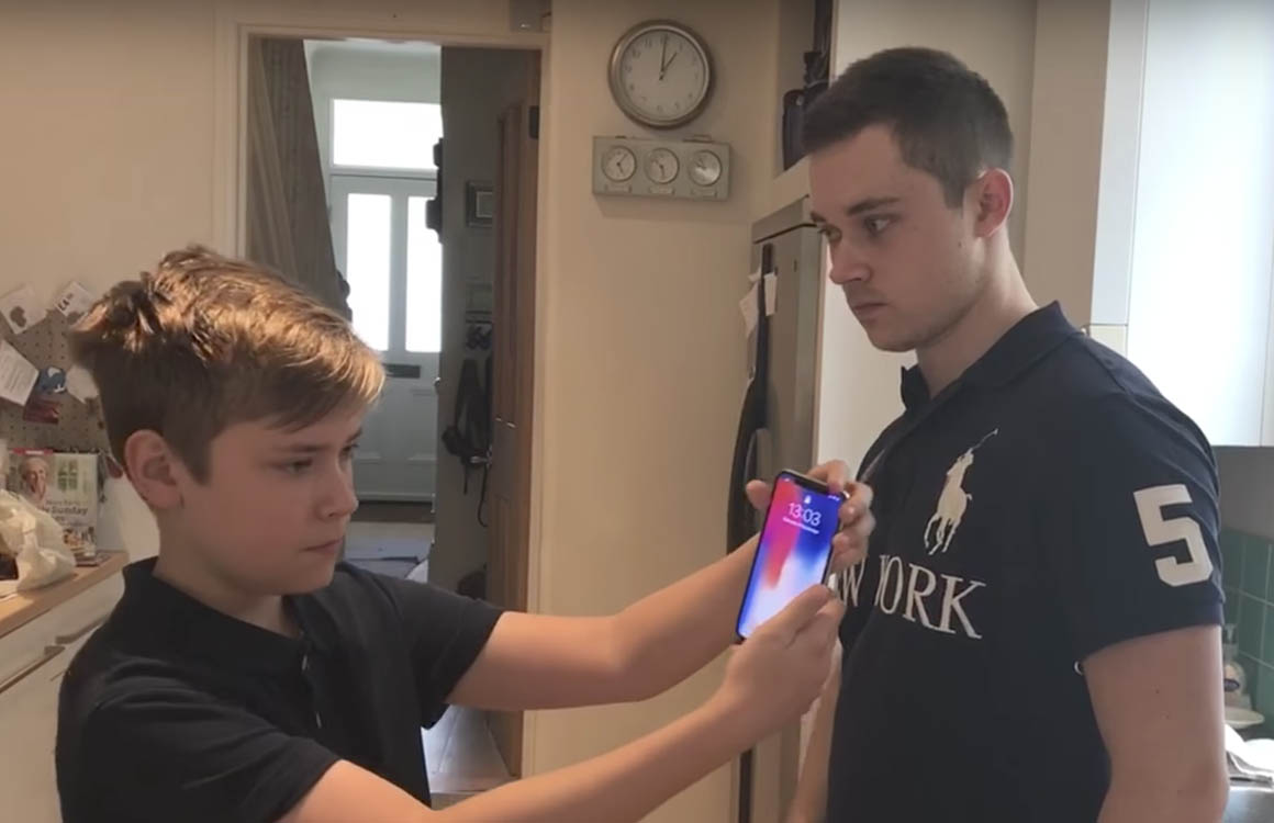 Video: Face ID herkent zowel jongere als oudere broer