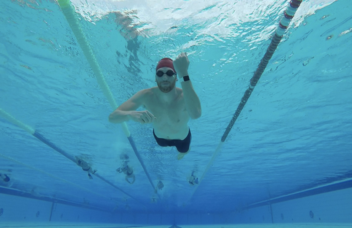 Apple Watch dragen tijdens het zwemmen: dat redt levens (en dit is waarom)