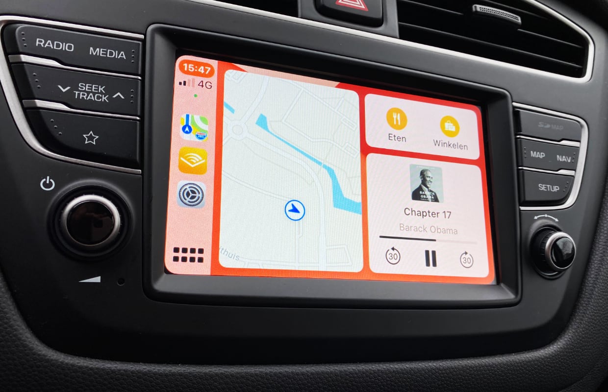 De 5 voordelen van CarPlay versus je iPhone in een houder