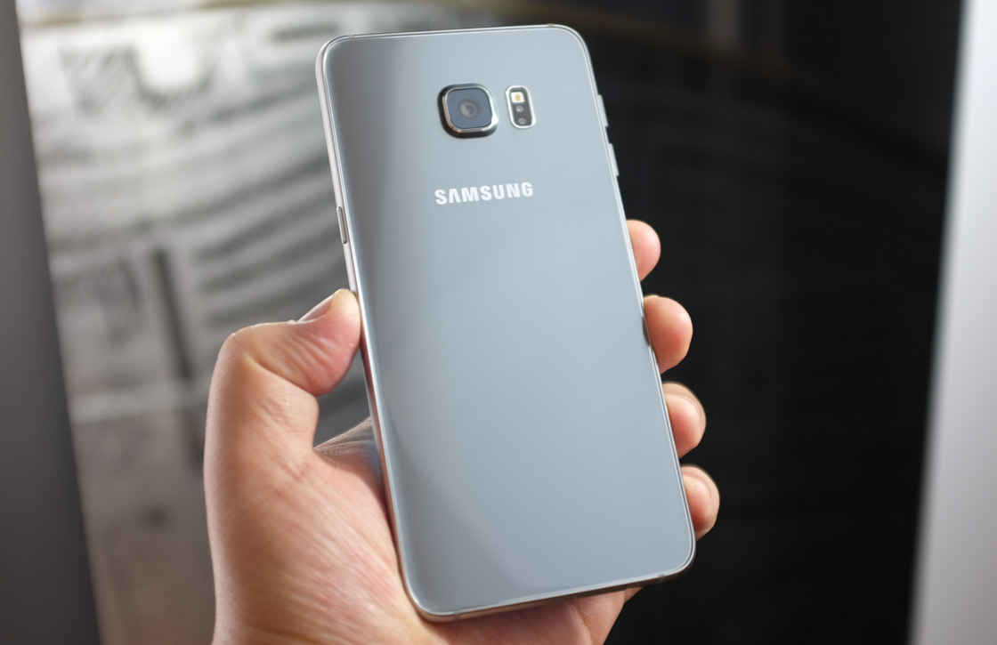 Foto’s: Samsung Galaxy S6 Edge+ verbrandt na opladen