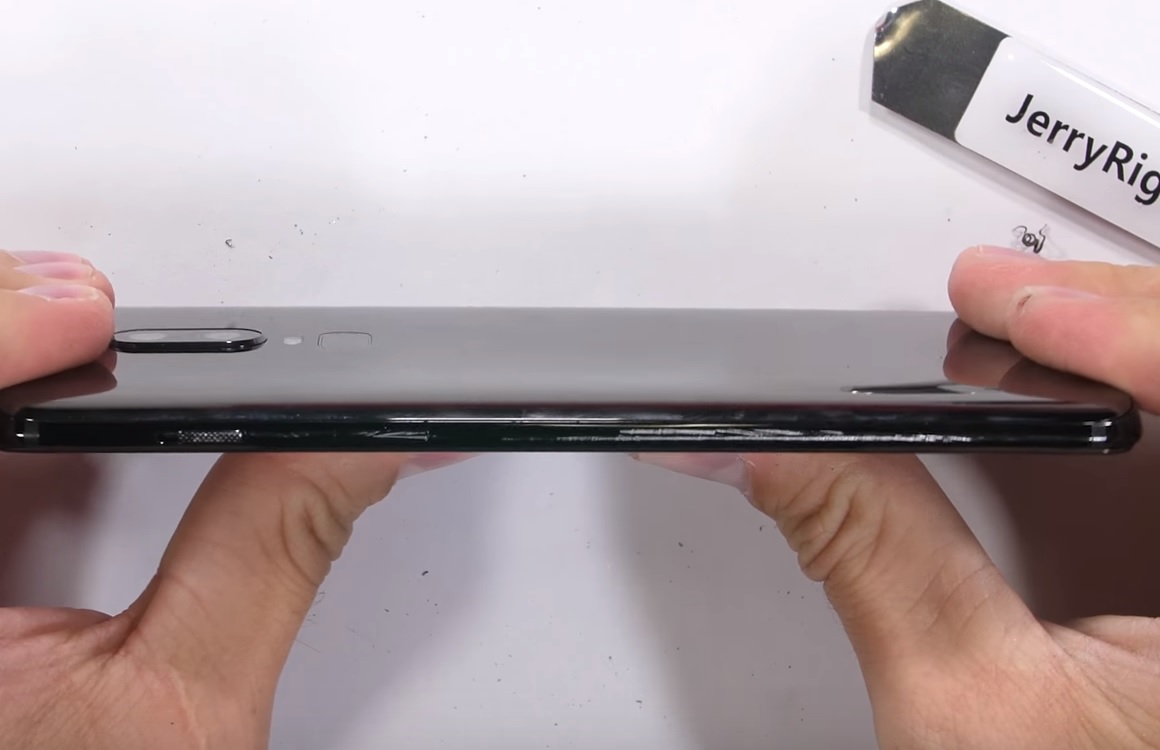 Video: zo stevig is de nieuwe OnePlus 6