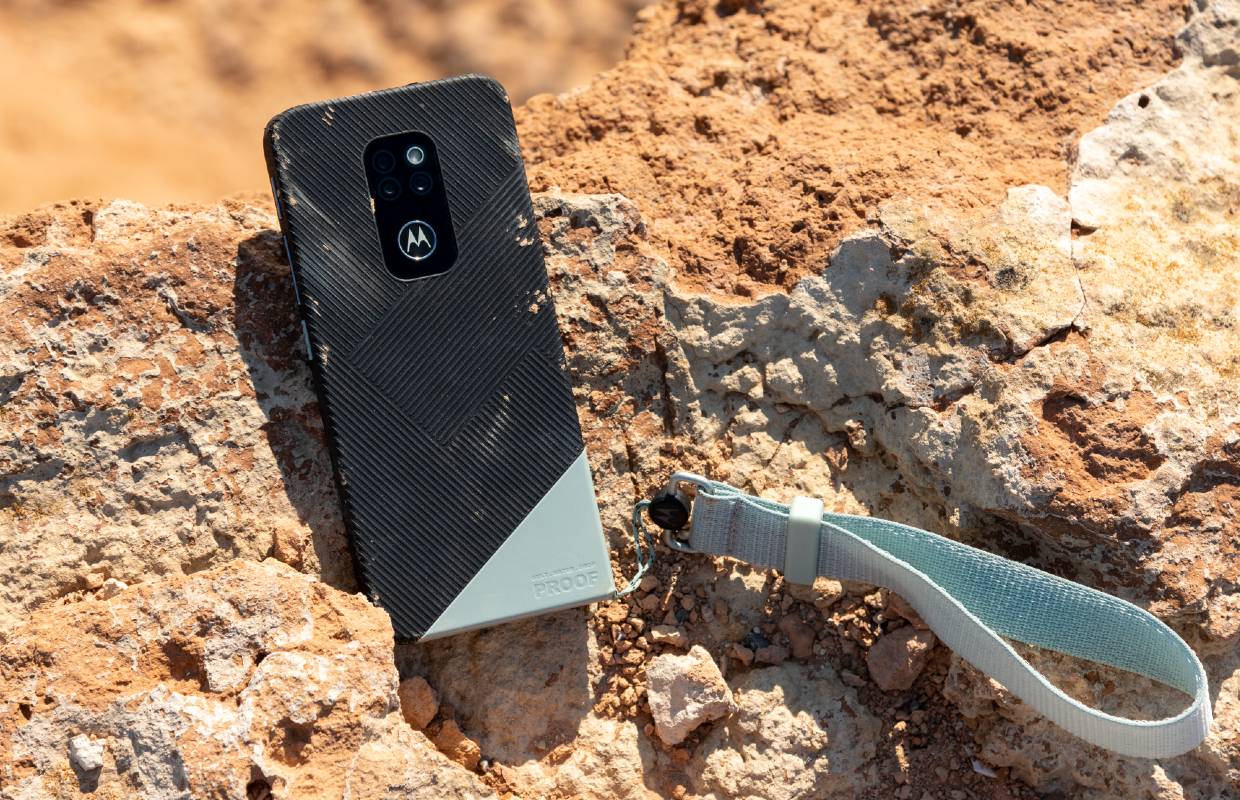 Motorola Defy is een stevige smartphone met bescheiden specificaties