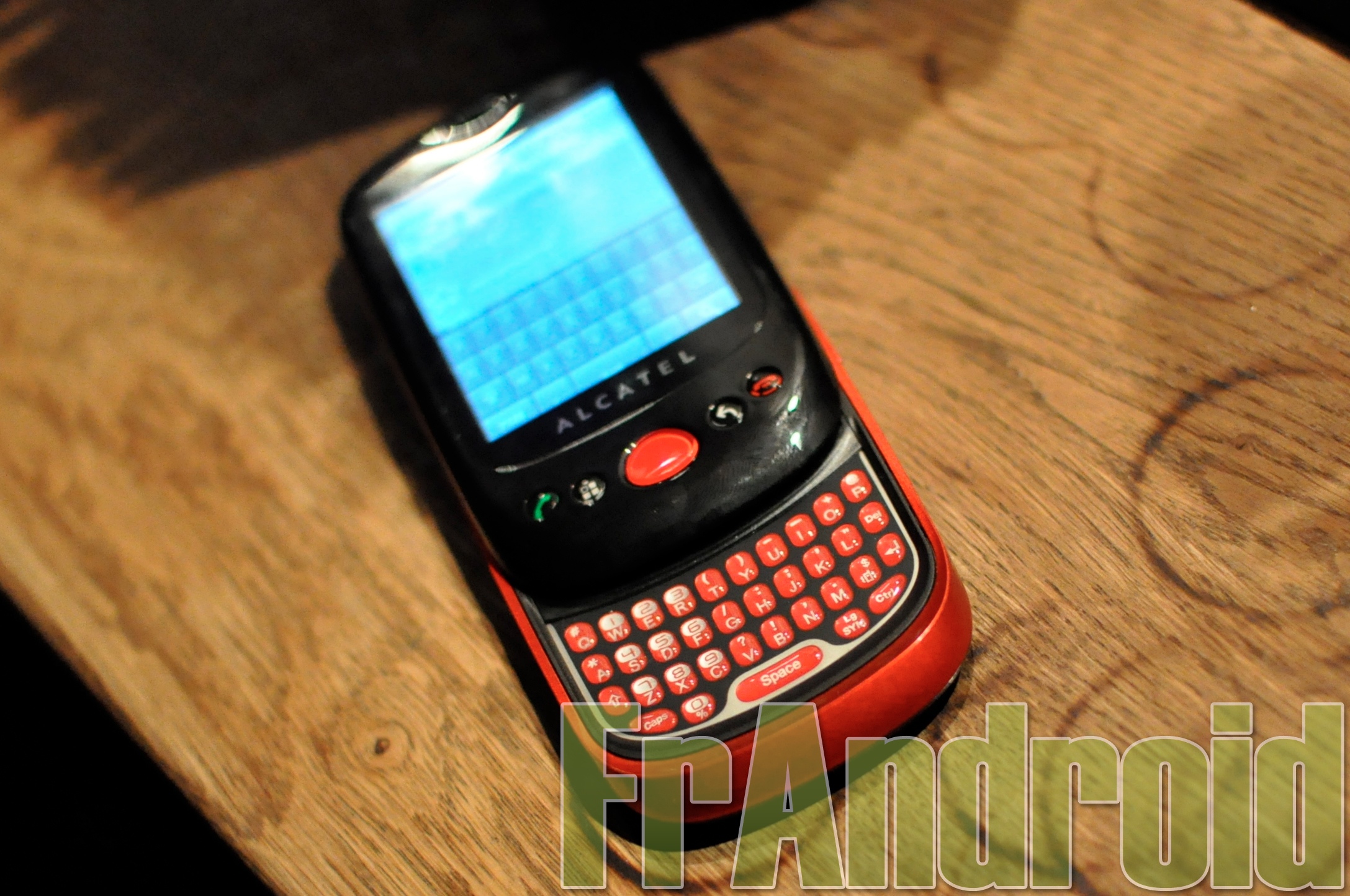 Alcatel lanceert Android-telefoon in Palm Pre-design