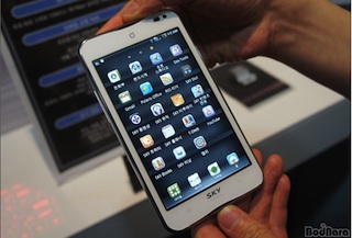 Pantech Vega No.5 is een geslaagde combinatie van Android-telefoon en tablet