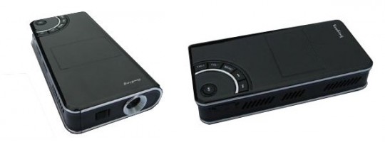 Tursion TS-102 is een pico projector draaiend op Android