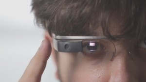 Google Glass XE12 update laat Explorers foto’s maken door te knipogen