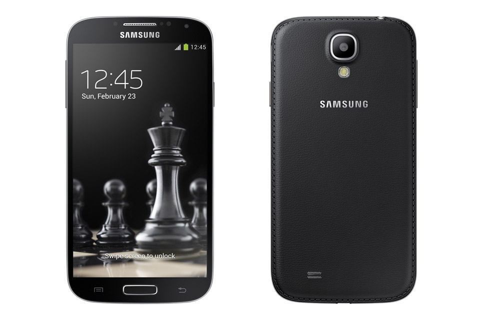 Galaxy S4 en Galaxy S4 Mini met achterkant van kunstleer verschijnen in maart