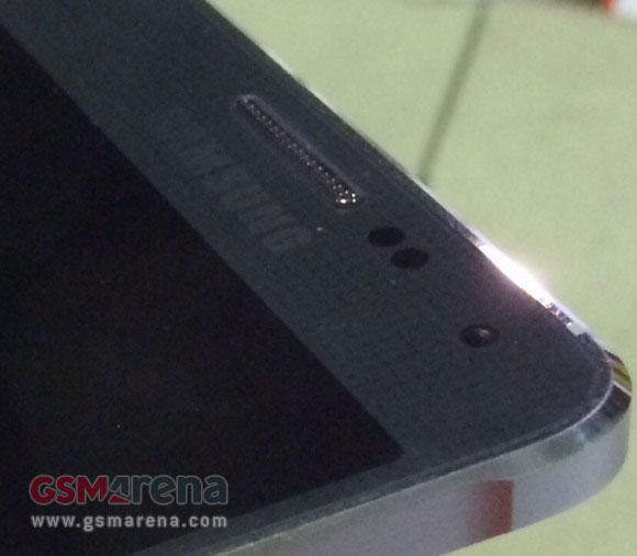 ‘Eerste foto metalen Galaxy S5 uitgelekt’