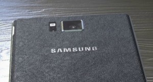 ‘Duidelijke Galaxy Note 4 foto’s gelekt, achterkant opnieuw van kunstleer’