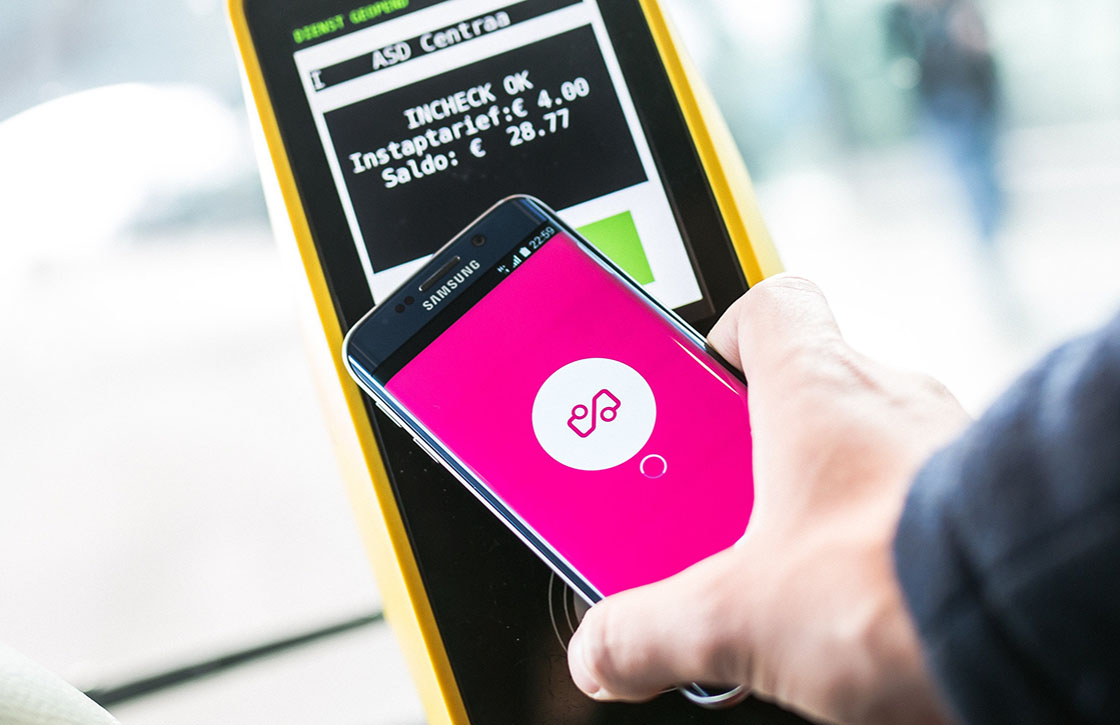 Vervoersbedrijven testen reizen met smartphone als ov-chipkaart