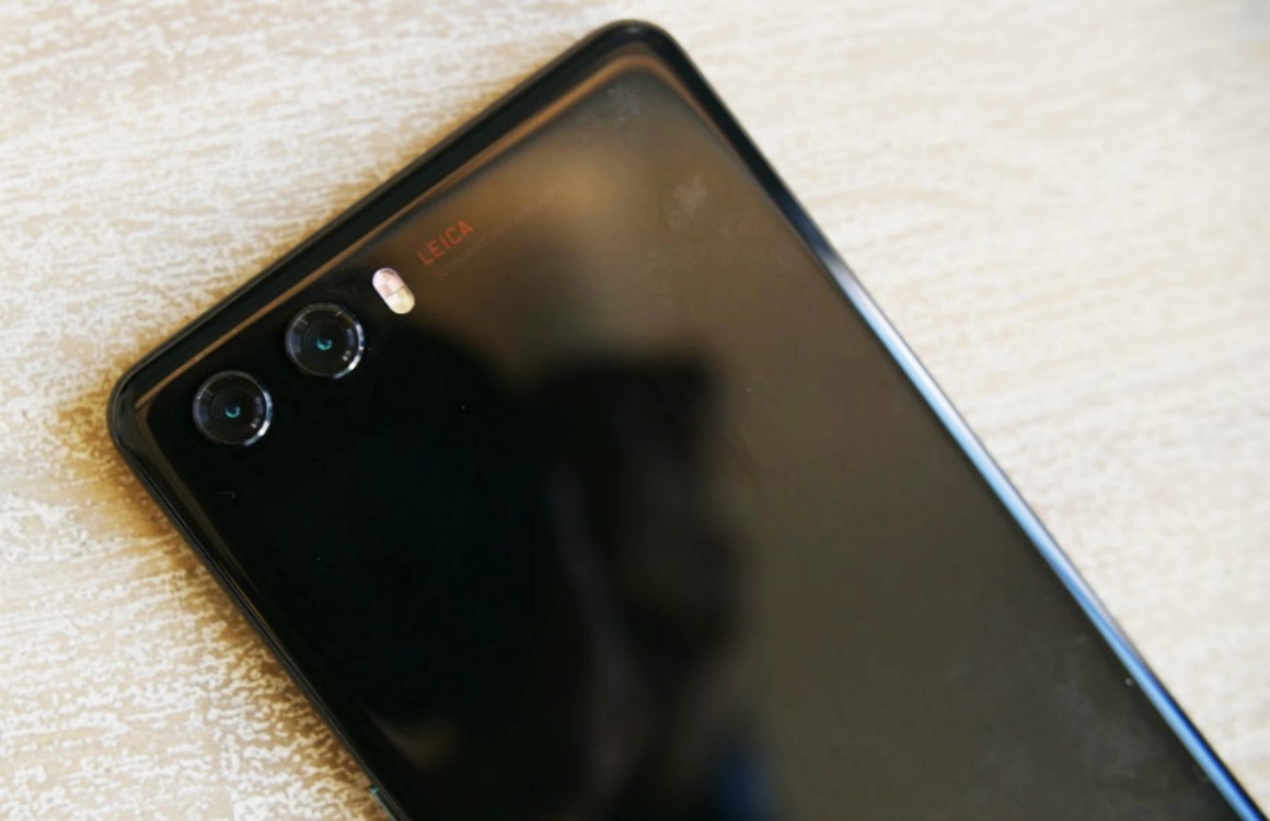 Foto’s: ‘Huawei P20 heeft randloos scherm, extra camera’s’