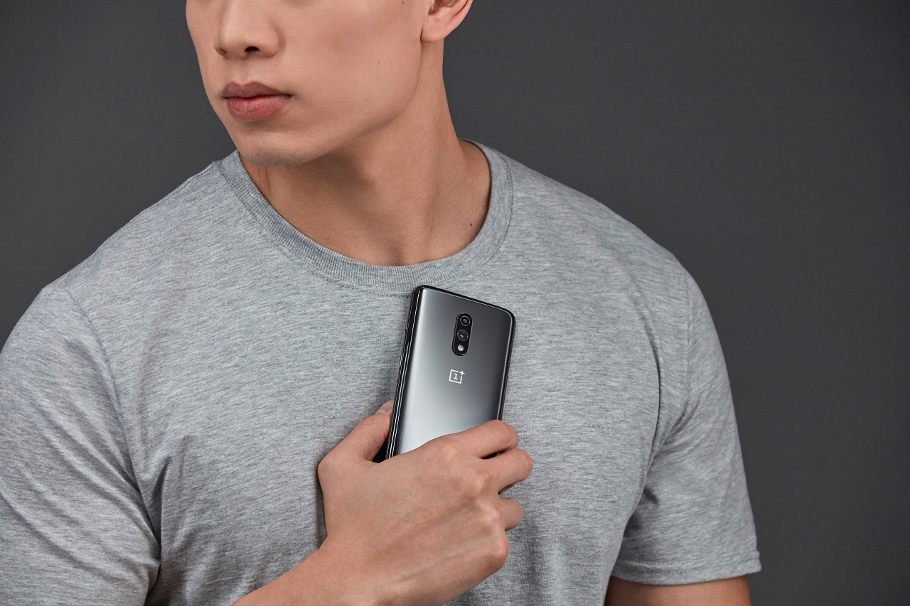 Snelle, maar onopvallende OnePlus 7 nu in Nederland te koop