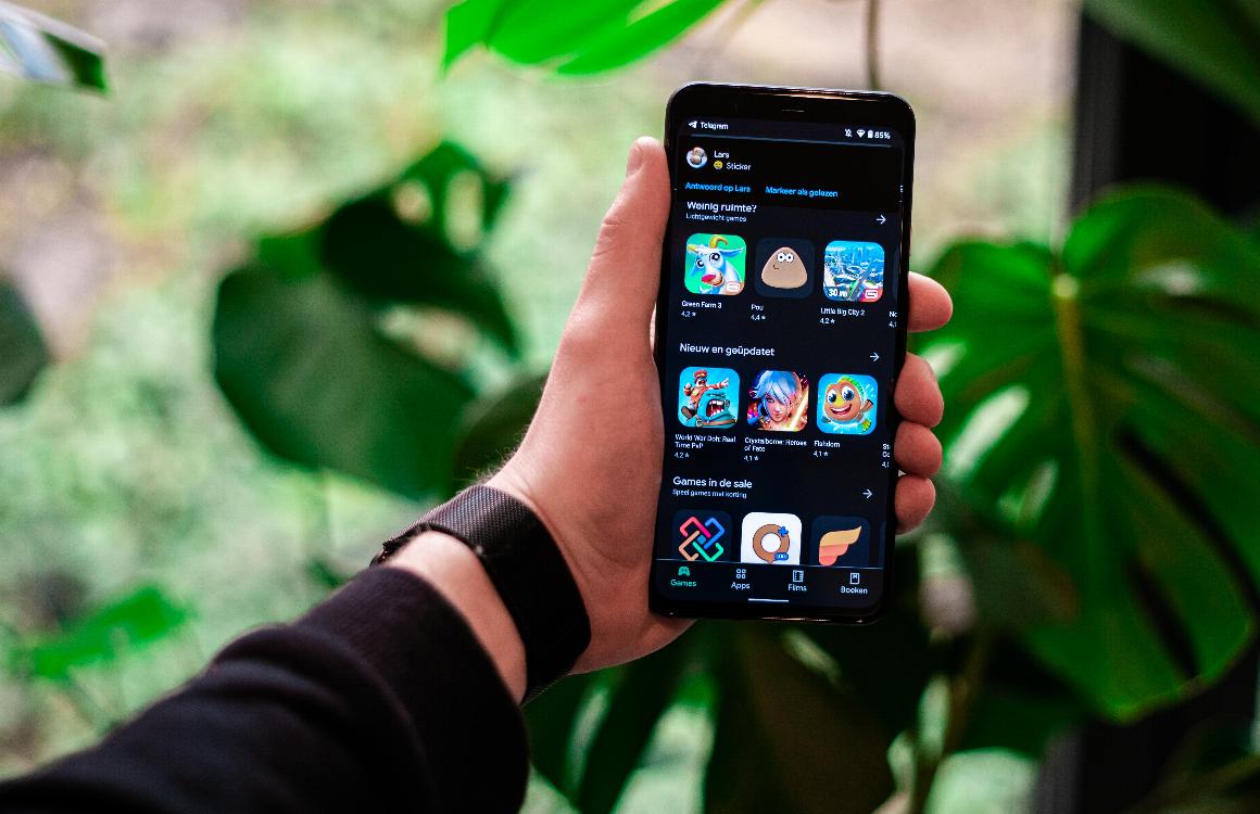 Donkere modus Play Store rolt uit naar alle Android-telefoons: zo zet je het licht uit
