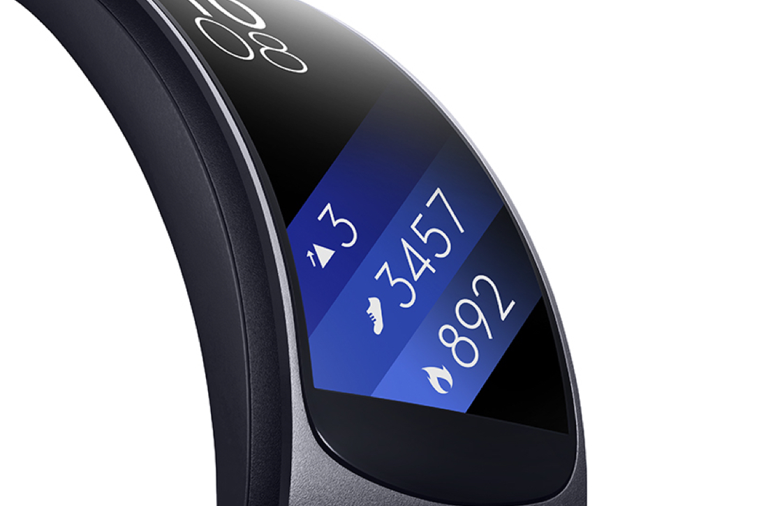 Samsung onthult de Gear Fit2 en IconX fitness wearables
