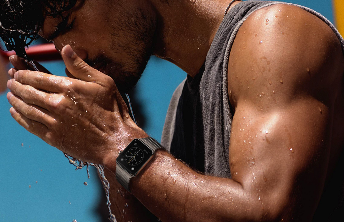 Apple Watch kan tegen water, maar je moet er niet mee gaan zwemmen