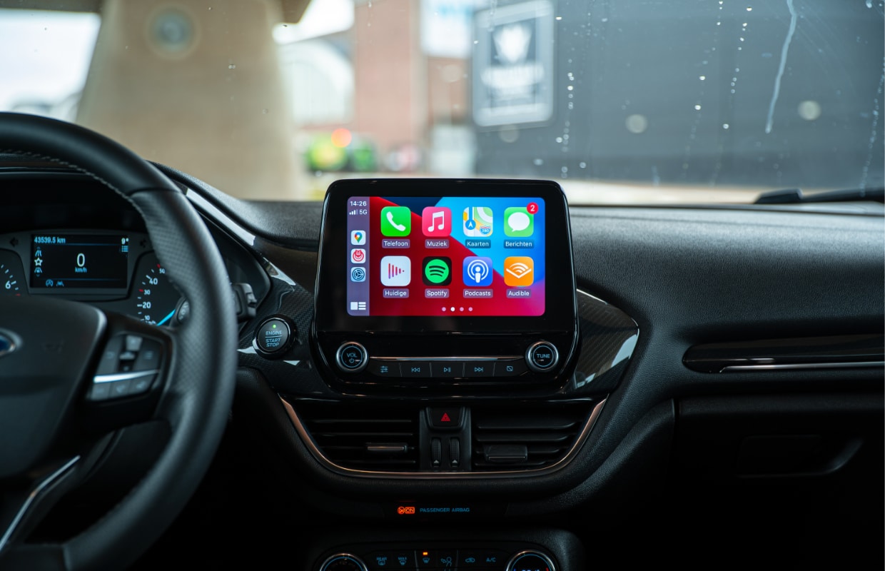 Veilig achter het stuur appen: zo werkt WhatsApp in CarPlay